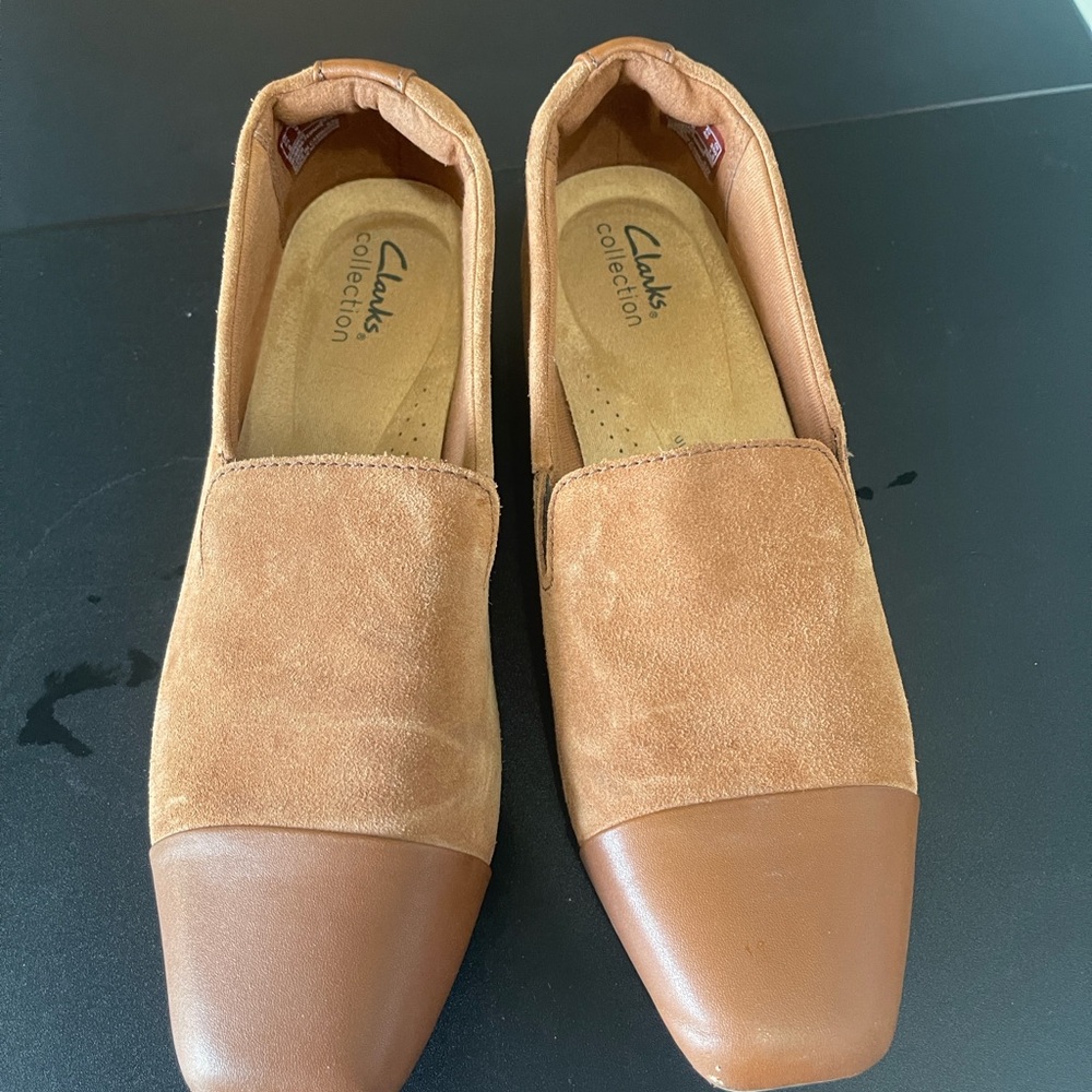 Suede and Leather Clarks Loafers with Square Toe - Picture 7 of 9